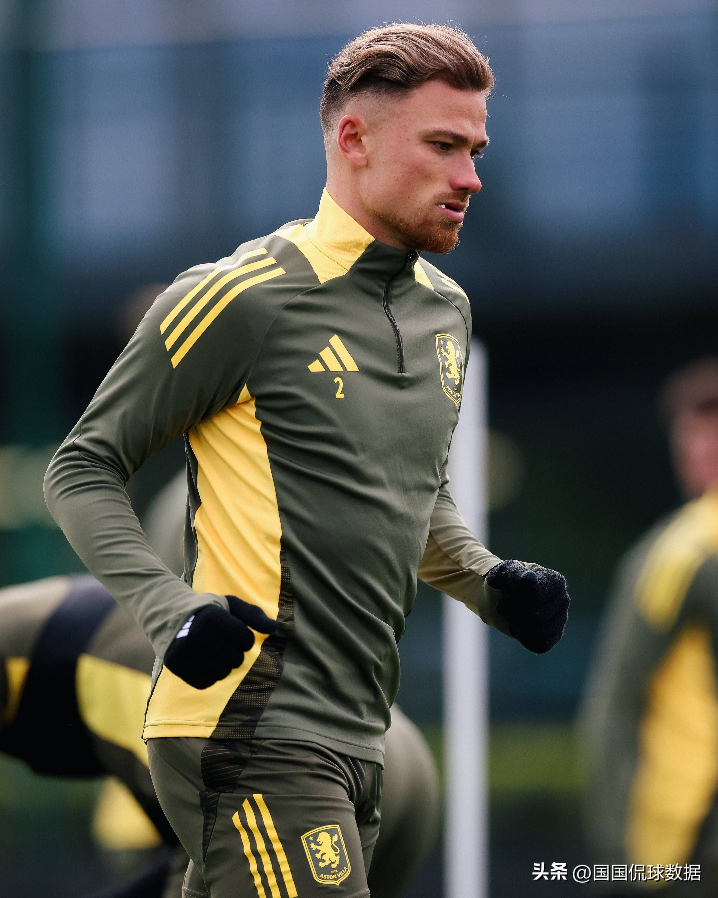 九游娱乐-关键时刻法兰克福备战足总杯阿斯顿维拉强势反弹备战国王杯，现场解说直呼：摩纳哥集结日队长鼓劲的简单介绍