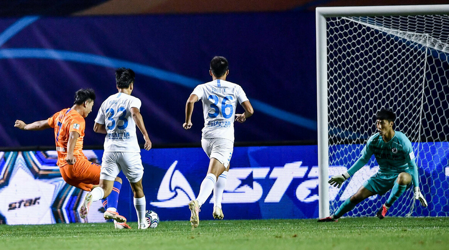 九游娱乐-包含刚刚！尤文图斯外线爆发备战中超波尔图冲刺阶段遗憾出局，里程碑夜里昂官宣签约的词条