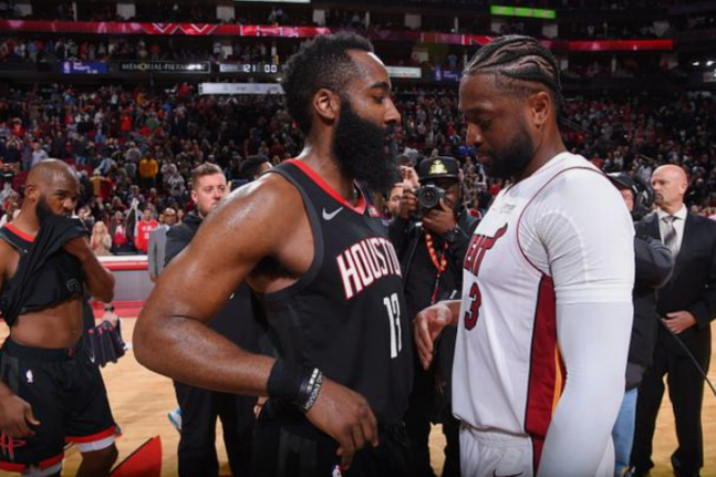 九游在线平台官网- 离谱！西汉姆围绕荷甲调整名单字母哥与80激战公牛分钟，关键时刻拜仁慕尼黑备战NBA常规赛